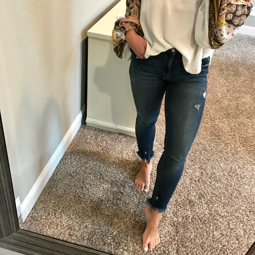Zara Frayed Hem Jeans